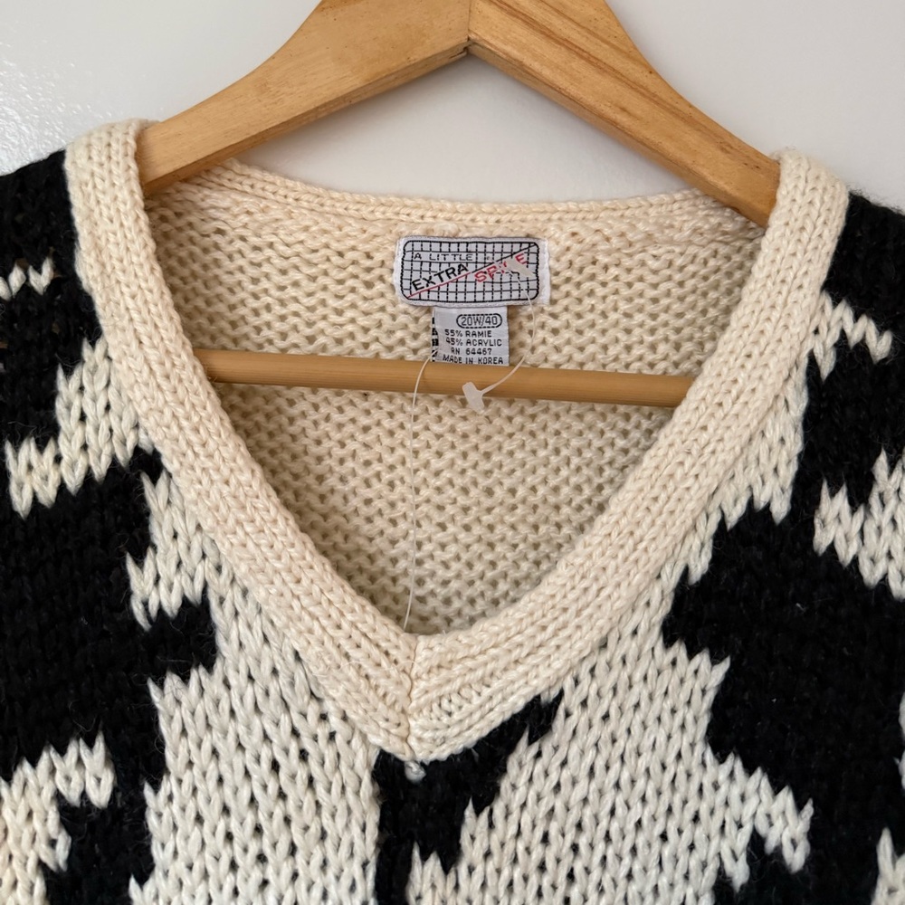 1980s A Little Extra Spice Rose V Neck Sweater - Picture 5 of 8